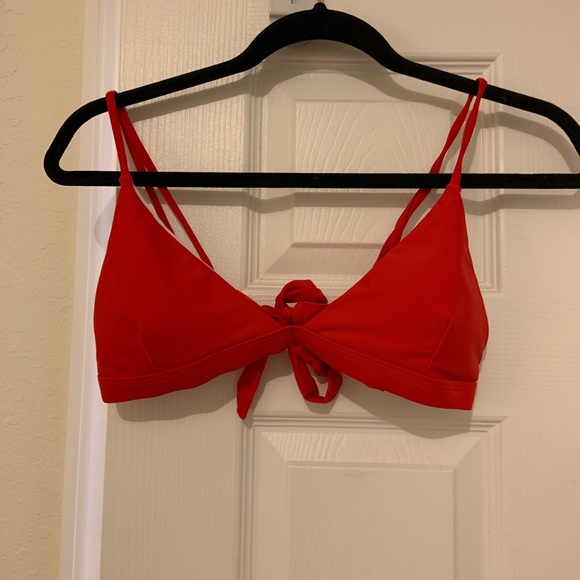 Red Bikini - Picture 2 of 5